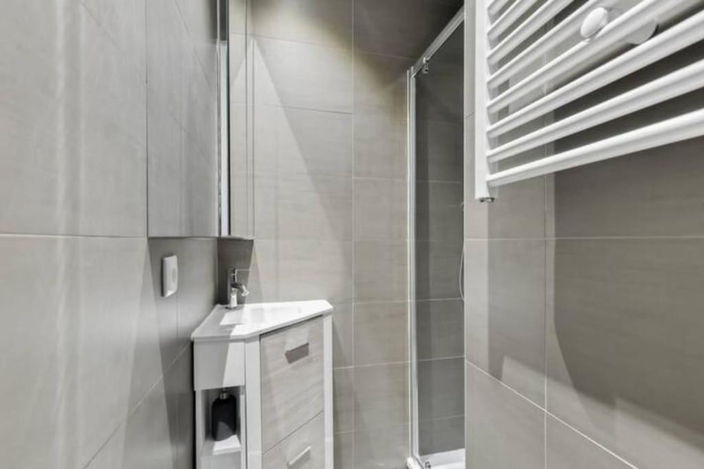 Charmant Appartement Entier A Montmartre Pour 4 Paris Exterior photo